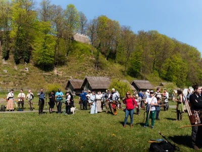 Turniej Łuczniczy na Wałąch Królewskich i Łucznicza Majówka 1-3.05.2026